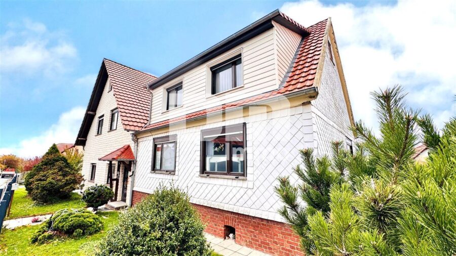 (R)eserviert!!!Modernisiertes Ein- bis Zweifamilienhaus mit Anbau BJ 1992 + 2. Baugrundstück - Seitenansicht